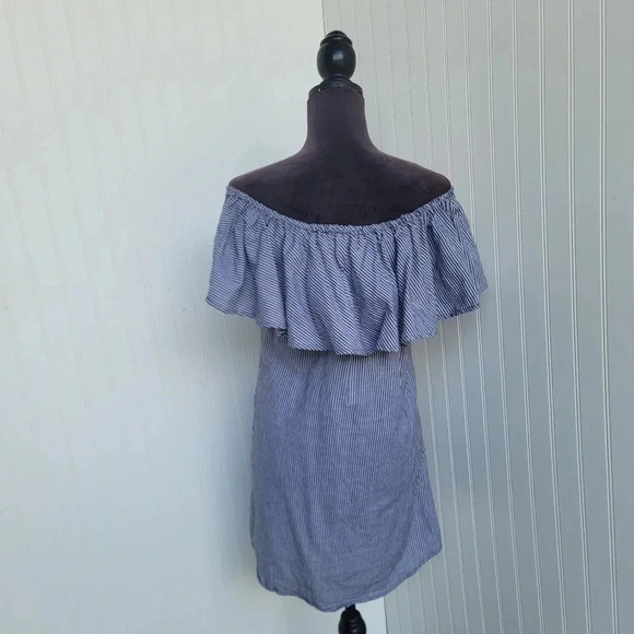 NWT Fashion Web Womens Off Shoulder Ruffle Dress Gray White Striped Sz M - Picture 3 of 11